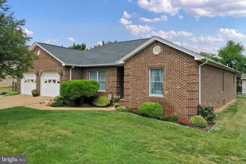266 Periwinkle Ln, New Market, VA 22844