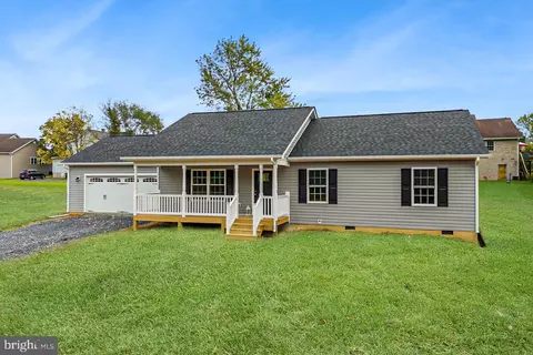 230 E Hughes St, Woodstock, VA 22664