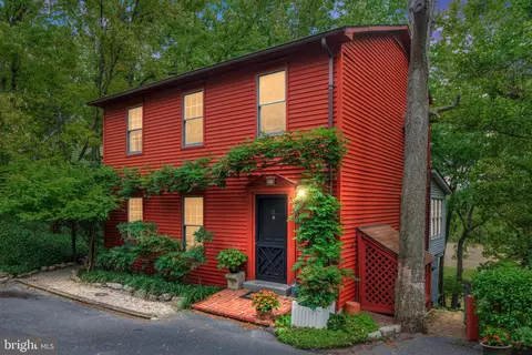 315 High St, Strasburg, VA 22657