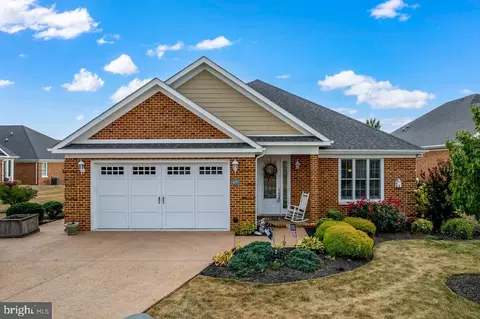 1077 Magnolia Ct, Woodstock, VA 22664