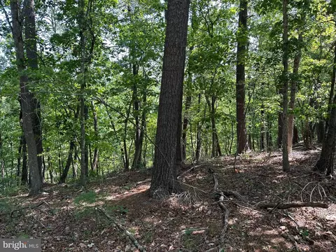 22 Ewalls Ridge Rd, Basye, VA 22810