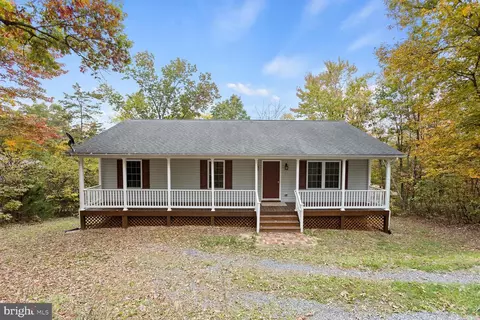 64 Maple Ave, Mount Jackson, VA 22842