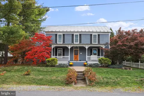 132 N Charles St, Strasburg, VA 22657