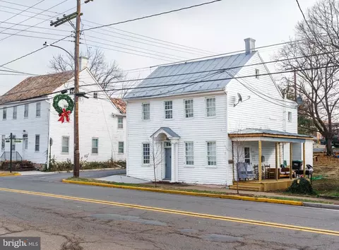242 N Main St, Woodstock, VA 22664