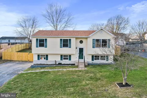 349 Little Sorrel Dr, Strasburg, VA 22657