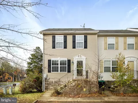 262 S Charles St, Strasburg, VA 22657
