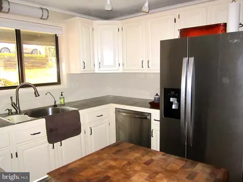 146 Ellis, Basye, VA 22810 photo 12
