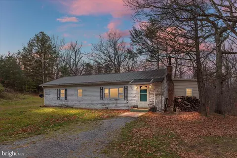 9027 John Marshall Hwy, Strasburg, VA 22641