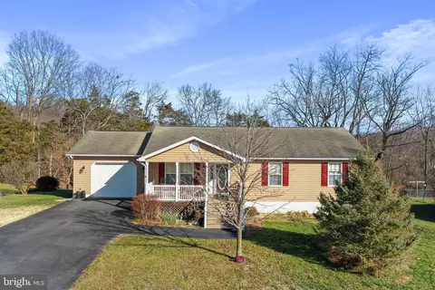 229 Black Oak Dr, Maurertown, VA 22644