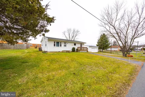 139 Shenandoah St, Mount Jackson, VA 22842 photo 2