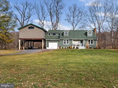 229 Forest View Rd, Edinburg, VA 22824