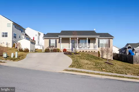 191 Aden Dr, Strasburg, VA 22657