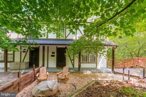 419 B King #10B, Basye, VA 22810