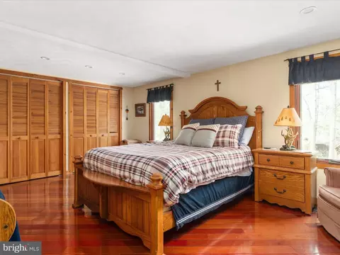 Bedroom - 377 Anderson Rd, Basye, VA 22810 photo 2 of 7