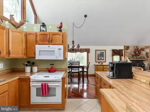 Kitchen - 377 Anderson Rd, Basye, VA 22810 photo 5 of 6