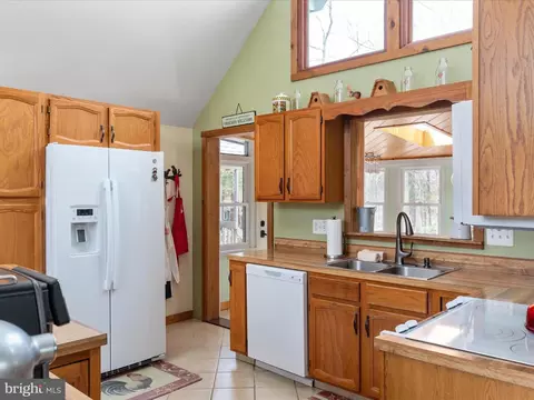 Kitchen - 377 Anderson Rd, Basye, VA 22810 photo 4 of 6