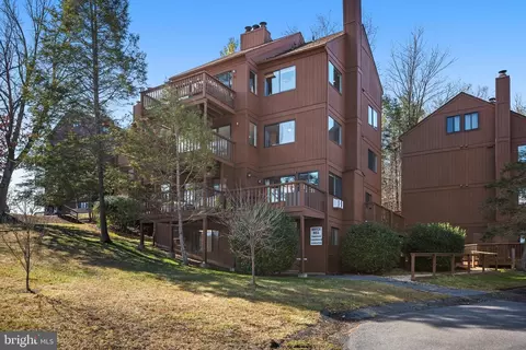 141 25a The Hl, Basye, VA 22810