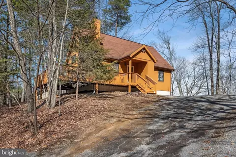 525 Dawn Dr, Basye, VA 22810