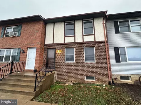 922 Hilltop Dr, Woodstock, VA 22664