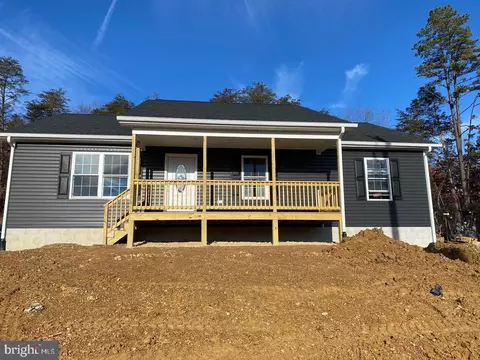 East Knolls Lane, Woodstock, VA 22664