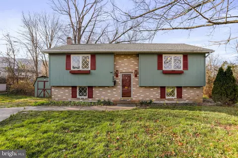 496 Royal Ave, Strasburg, VA 22657
