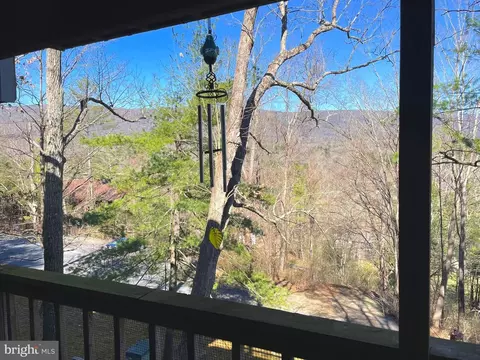 361 L-2 The Hill Rd, Basye, VA 22810