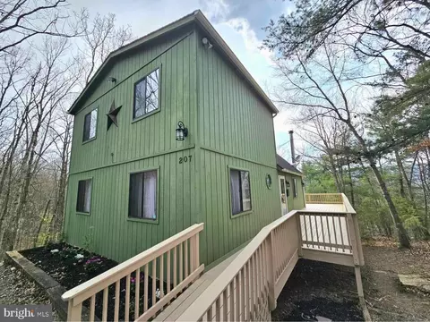 207 Mallard Dr, Basye, VA 22810