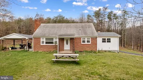 1062 Camp Roosevelt Rd, Fort Valley, VA 22652