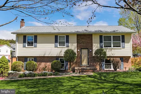 533 Virginia St, Strasburg, VA 22657