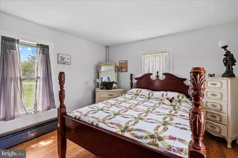 Bedroom - 10932 Senedo Rd, Mount Jackson, VA 22842 photo 4 of 7