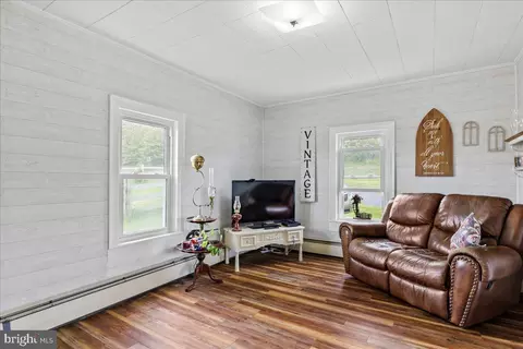 Living - 10932 Senedo Rd, Mount Jackson, VA 22842 photo 1 of 2
