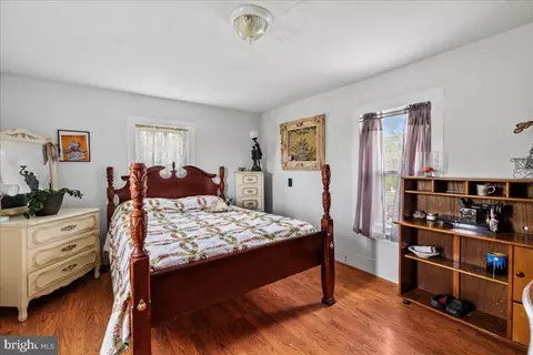 Bedroom - 10932 Senedo Rd, Mount Jackson, VA 22842 photo 5 of 7