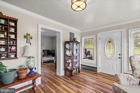 Living - 10932 Senedo Rd, Mount Jackson, VA 22842 photo 2 of 2