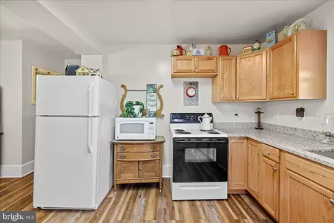 Kitchen - 10932 Senedo Rd, Mount Jackson, VA 22842 photo 2 of 3