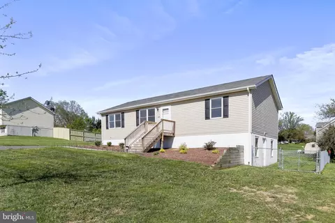 435 N Summit Ave, Woodstock, VA 22664