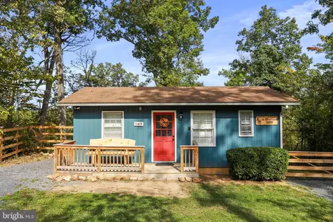 167 Lake Dr, Edinburg, VA 22824