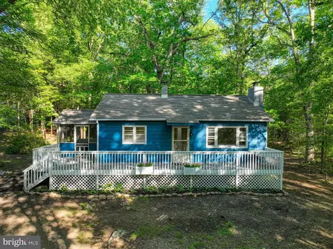 4992 St Davids Church Rd, Fort Valley, VA 22652