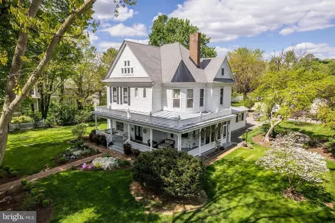 139 N Muhlenberg St, Woodstock, VA 22664