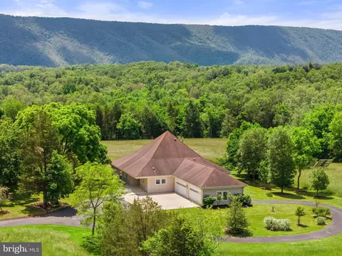 1050 Tea Berry Rd, Maurertown, VA 22644