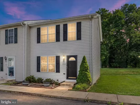 216 Kadies Ln, Edinburg, VA 22824