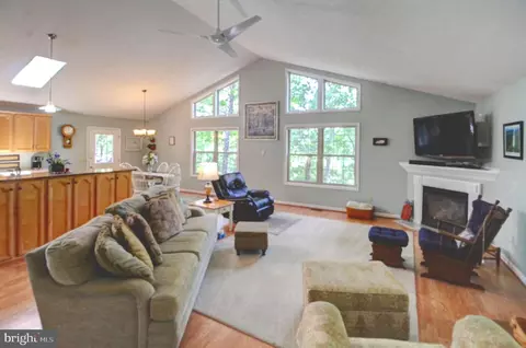 36 Ewells Ridge Rd, Basye, VA 22810
