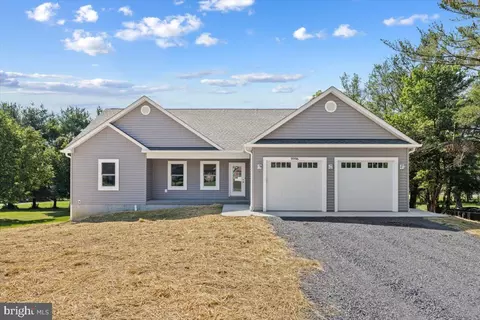 9996 Pleasant View Dr, New Market, VA 22844