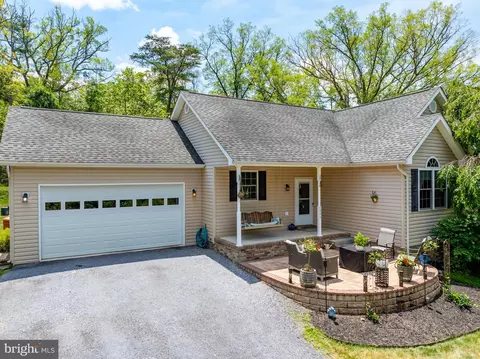 4006 Alonzaville Rd, Maurertown, VA 22644