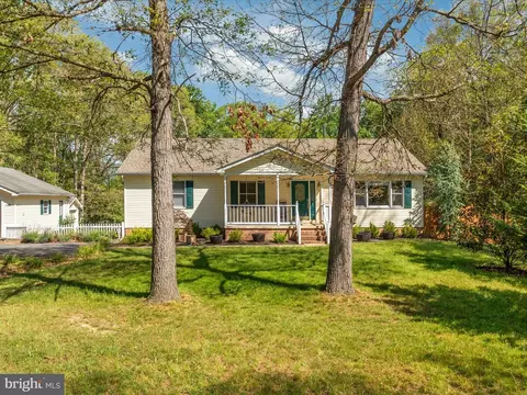 327 Blue Bell Ln, Strasburg, VA 22657
