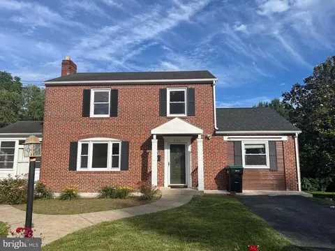 332 N Lee St, Woodstock, VA 22664
