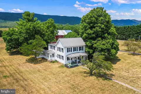 12225 Back Rd, Toms Brook, VA 22660
