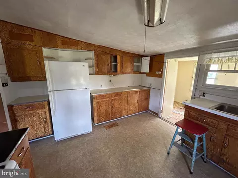 Kitchen - 6191 Randall St, Mount Jackson, VA 22842 photo 1 of 4