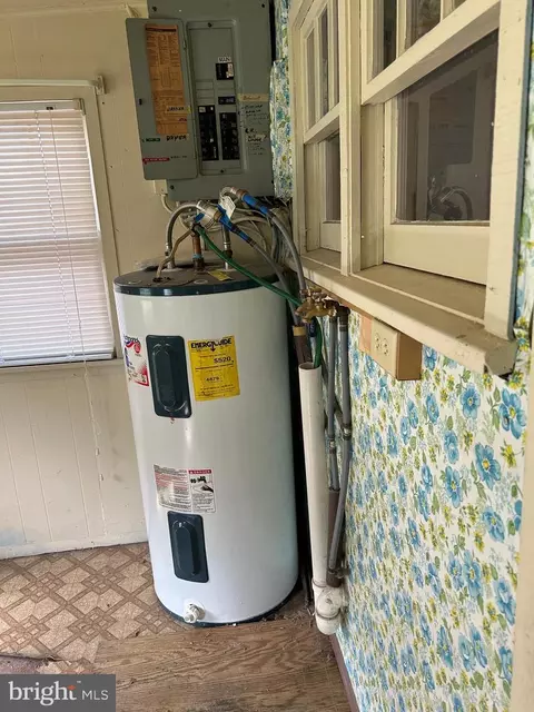 Entry Way - 6191 Randall St, Mount Jackson, VA 22842 photo 1 of 3