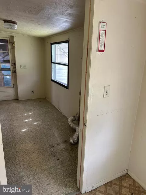 Entry Way - 6191 Randall St, Mount Jackson, VA 22842 photo 2 of 3