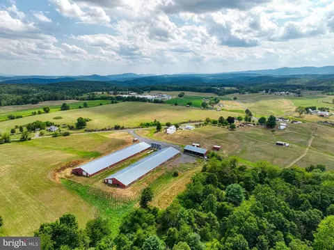 View/Area - 629 Kelly Rd, Mount Jackson, VA 22842 photo 3 of 10